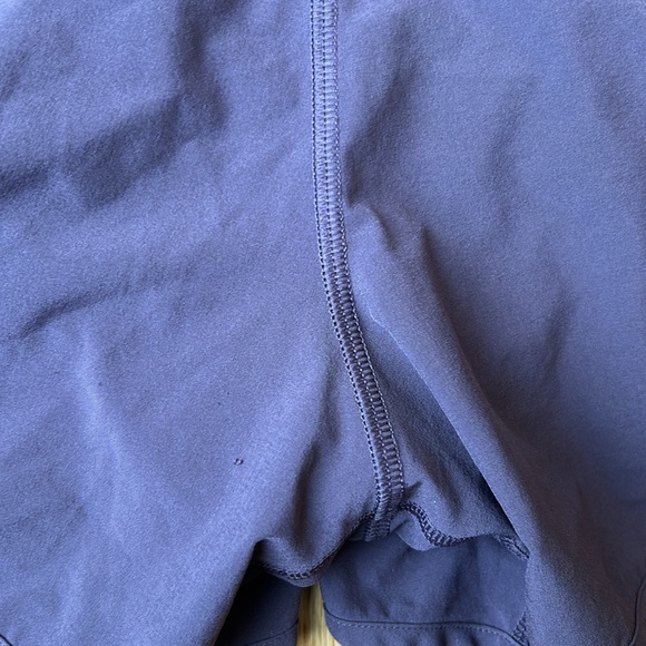 Lululemon Speed Short-Eggplant Color. Size 6 - Picture 4 of 8